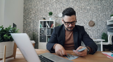 Comment se constituer de l’épargne professionnelle quand on travaille à son compte ?